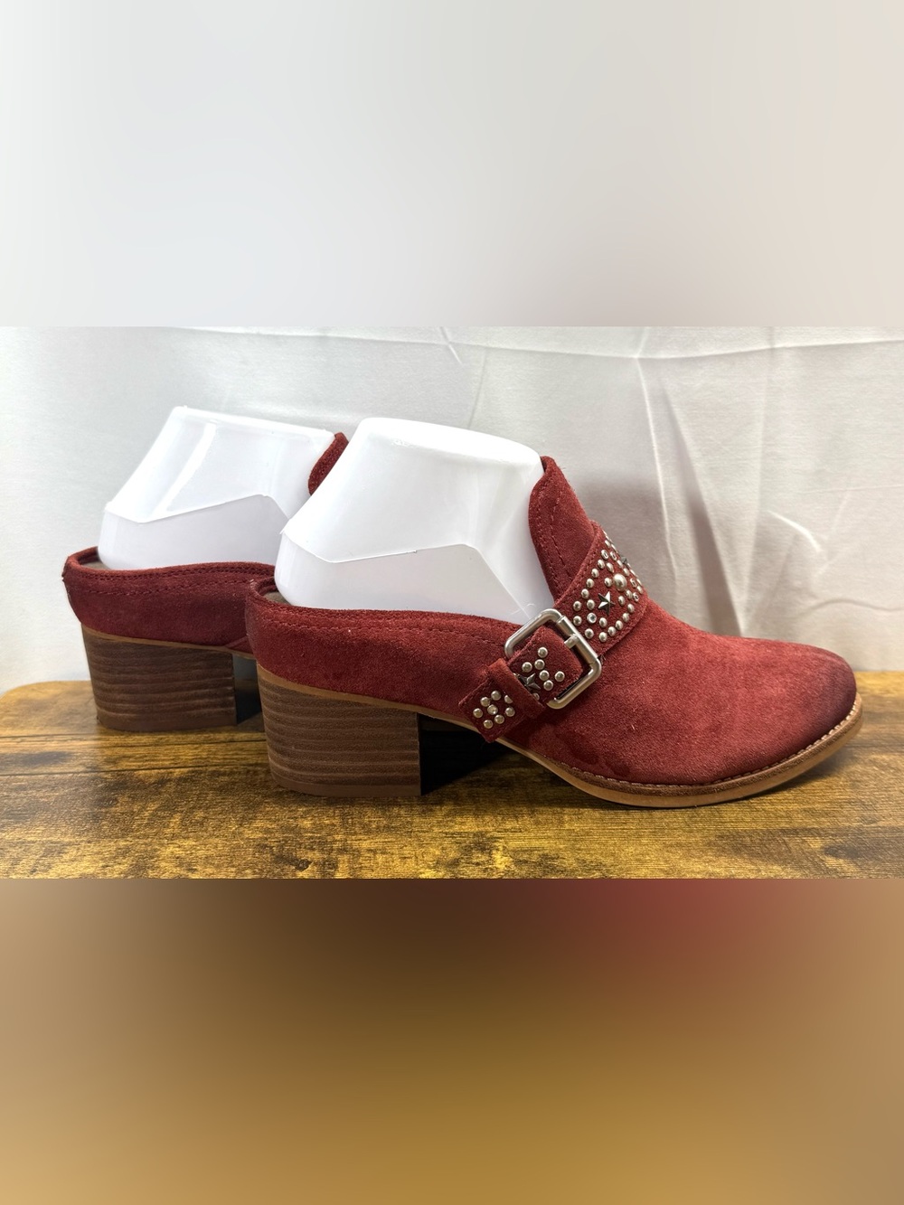 Earth Denton Slip-On Rust Red Suede Studded Buckle Mule Size 8.5B
